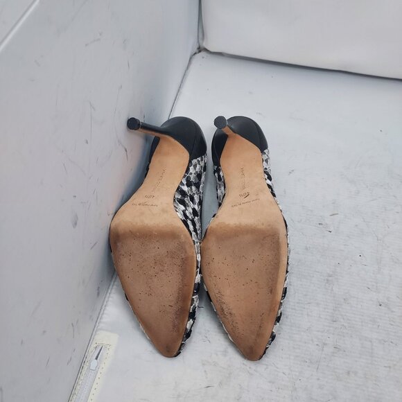 Manolo Blahnik HANGISI BLACK LACE JEWEL BUCKLE PUMP - Picture 2 of 10